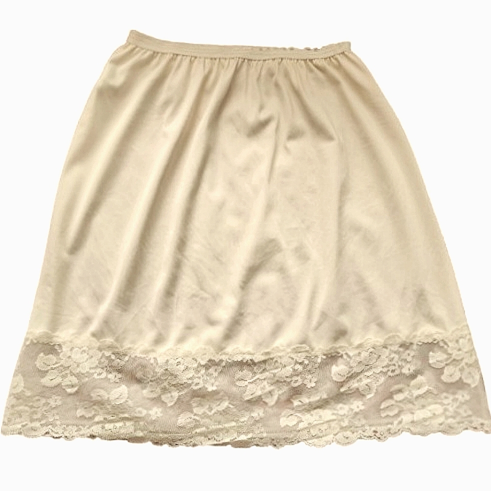 Vintage Henson Kickernick Beige Lace Half Slip Medium